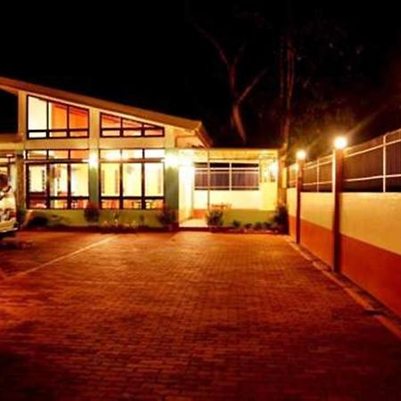 Julieta'S Pension House 푸에르토프린세사 외부 사진